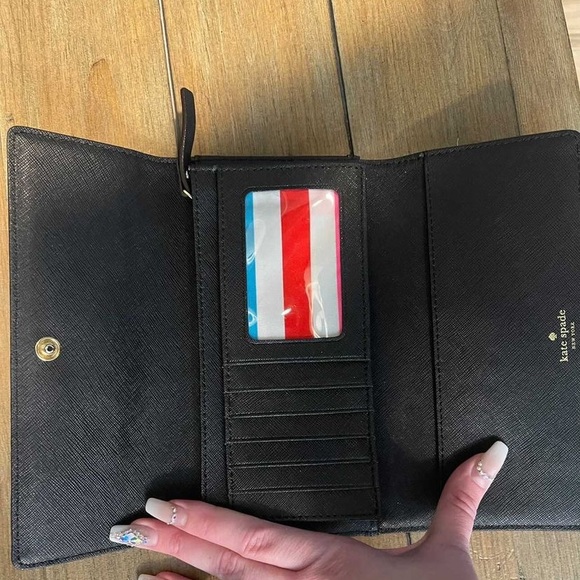 Authentic Kate Spade wallet - Picture 2 of 2
